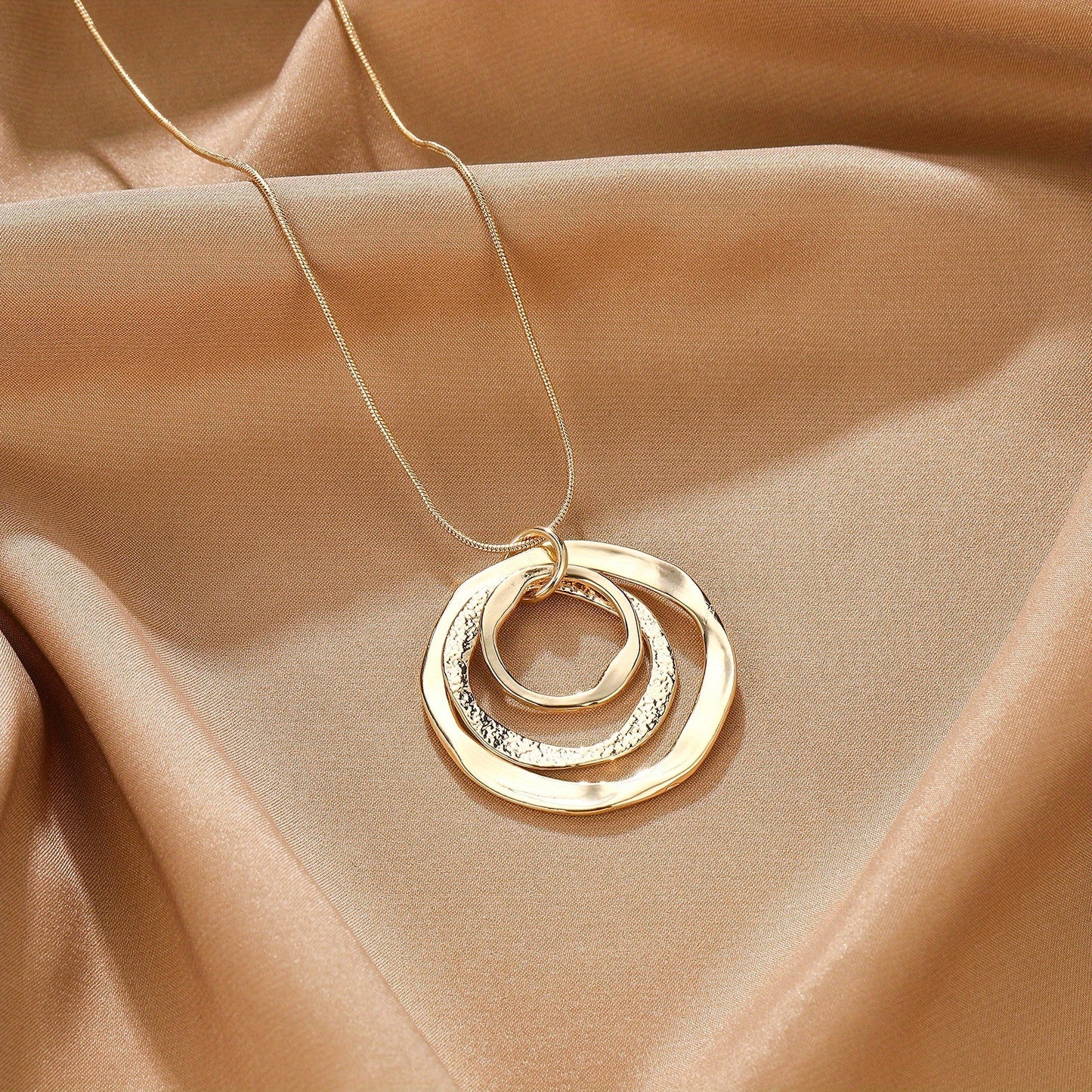 Three Circular Rings Necklace Accessory A Stylish Piece