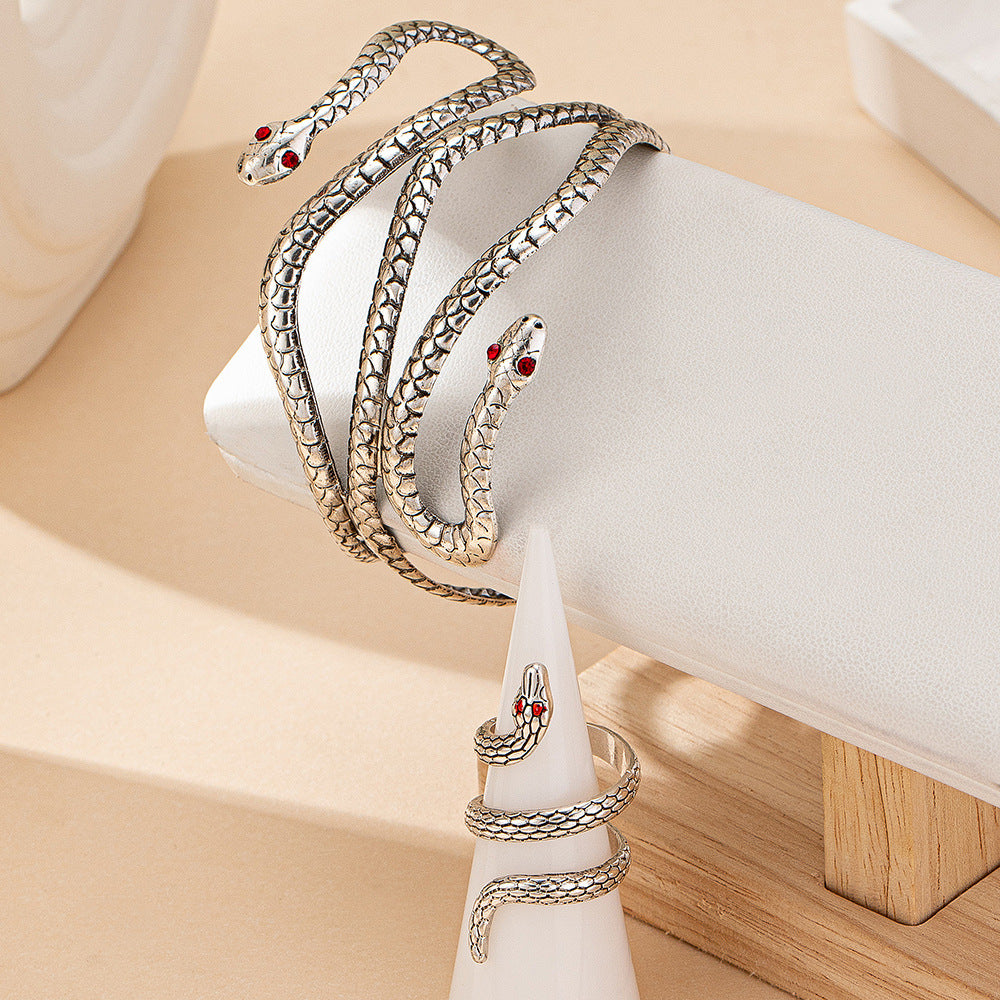 Women's Exaggerated Snake-shaped Dark-style Bracelet