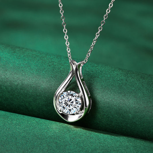 Minimalist Versatile And Sophisticated Waterdrop Moissanite Pendant For Women