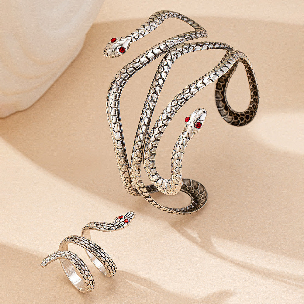 Women's Exaggerated Snake-shaped Dark-style Bracelet