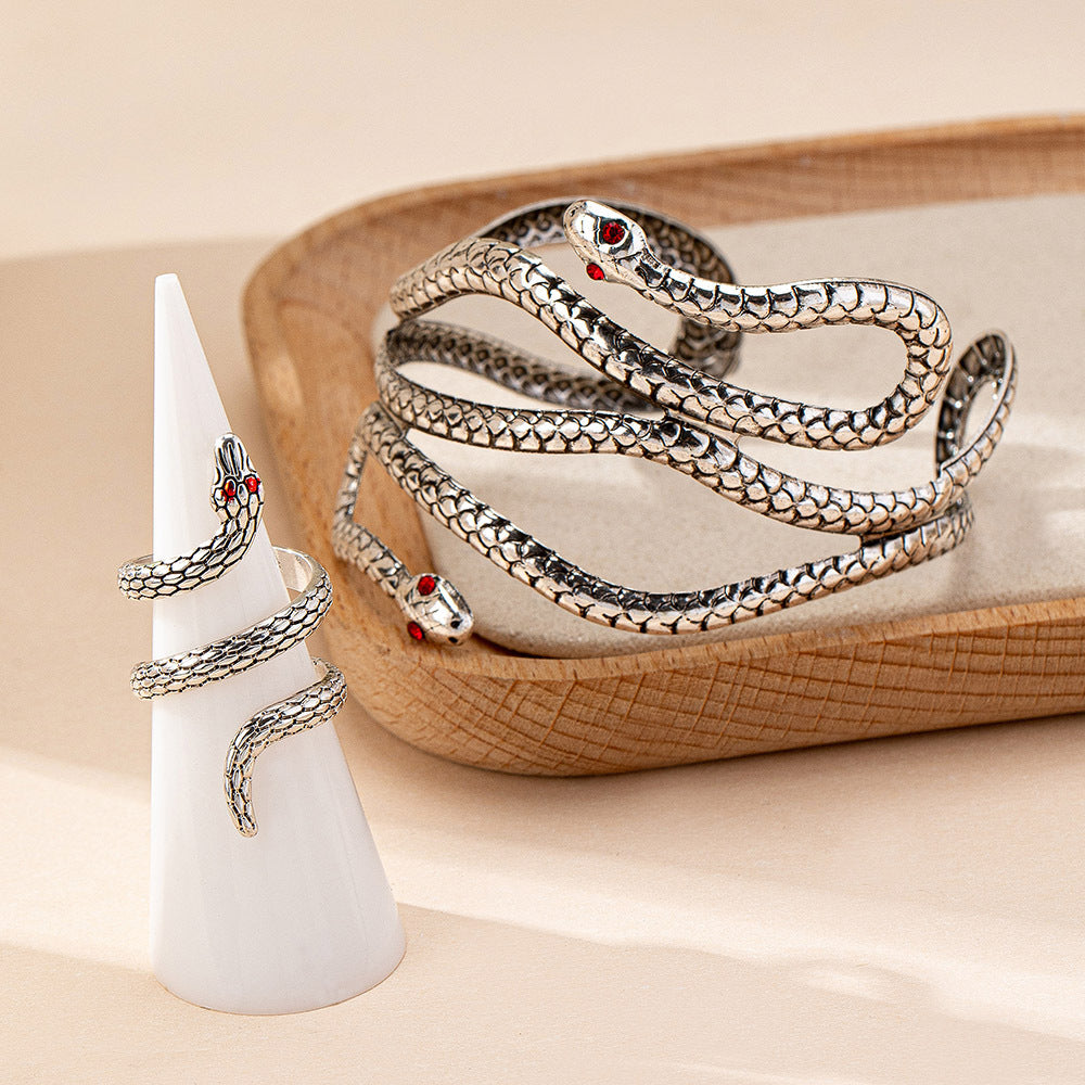 Women's Exaggerated Snake-shaped Dark-style Bracelet
