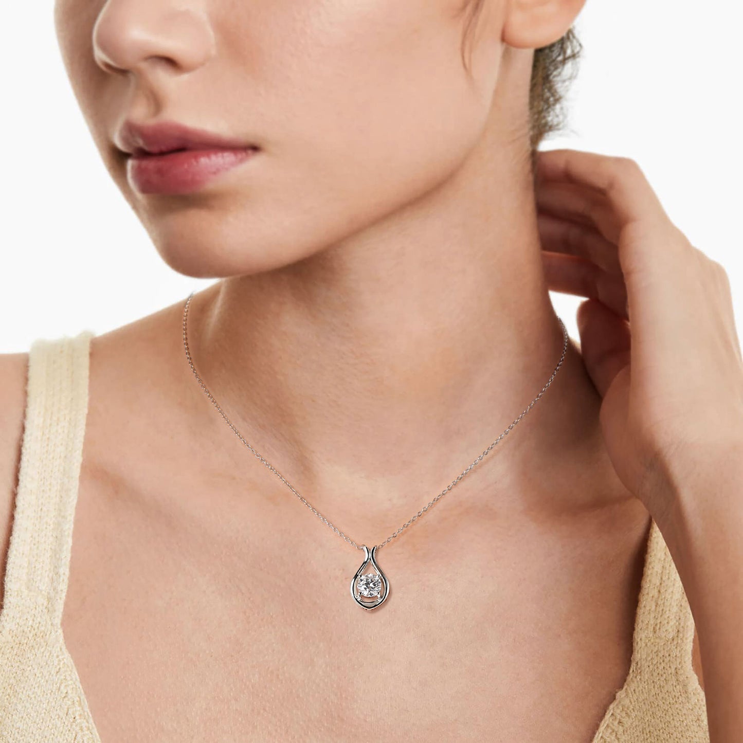 Minimalist Versatile And Sophisticated Waterdrop Moissanite Pendant For Women